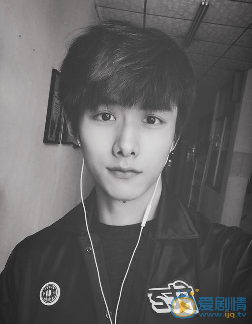 美人為餡穆方城（M）是誰扮演的？穆方城（M）扮演者趙弈欽個人資料、寫真及生活照欣賞