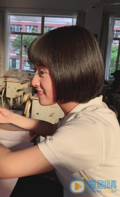 致我們單純的小美好陳小希是誰演的？陳小希扮演者沈月個人資料、寫真及生活照欣賞