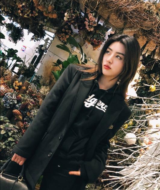 余薇薇個人資料簡介 余薇薇生活照