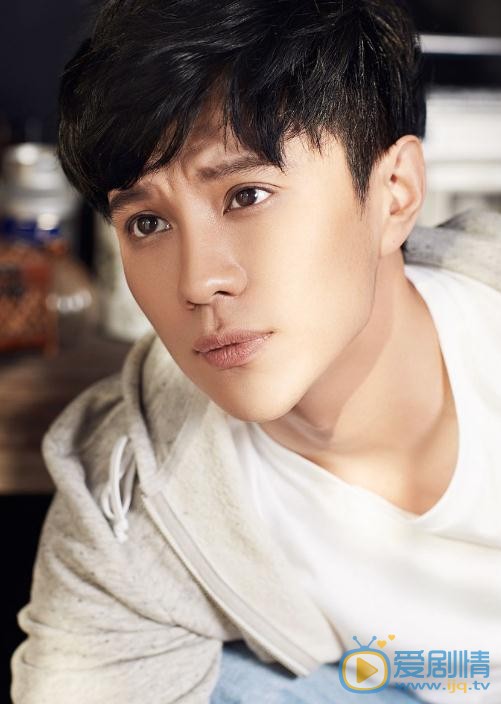 我的青春遇見你陳昆是誰演的？陳坤扮演著楊彤個人資料、寫真及生活照欣賞