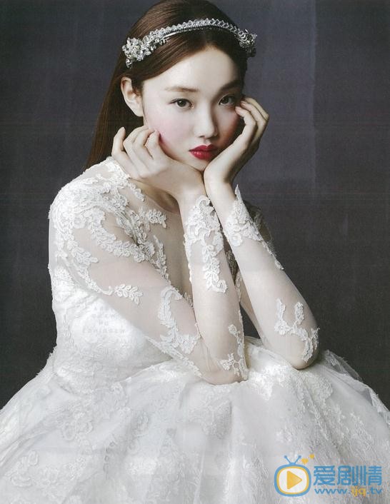 《舉重妖精金福珠》金福珠是是誰扮演的？金福珠扮演者李聖經個人資料、寫真及生活照欣賞