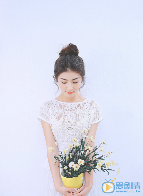  微微一笑很傾城孟逸然是誰扮演的？孟逸然扮演者馬春瑞個人資料及寫真生活照欣賞