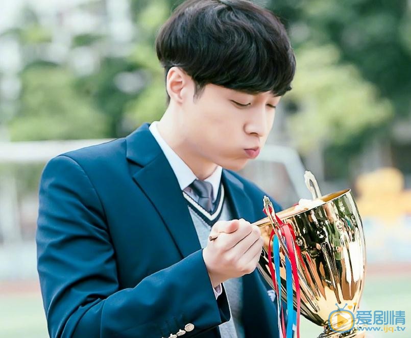 《求婚大作戰》4.24上線 張藝興校服版劇照曝光