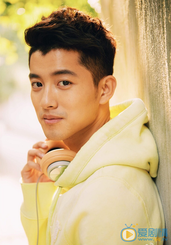  春風十里不如你小白是誰演的？小白扮演者陳奕龍個人資料及寫真生活照欣賞