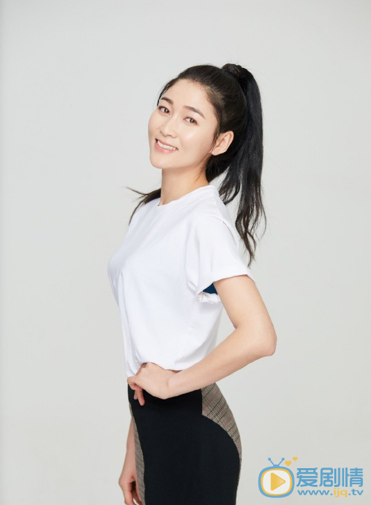 伊日貴個人資料簡介 伊日貴演藝經歷 伊日貴寫真圖片