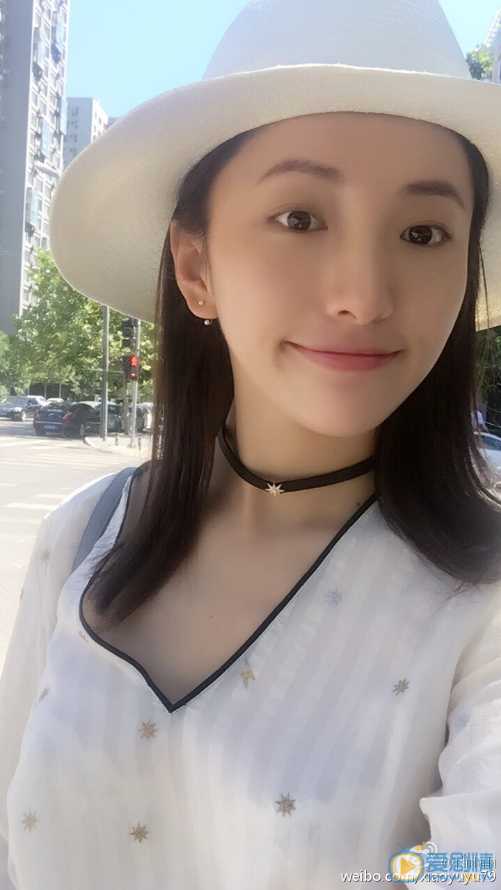 職場是個技術活沈志澤女友小雨扮演者肖雨雨照片欣賞