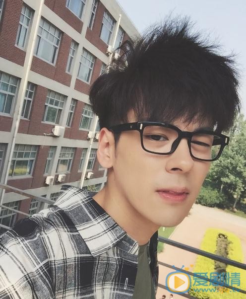 路從今夜白魏子健是誰演的？路從今夜白魏子健扮演者魏哲鳴個人資料、寫真及生活照欣賞