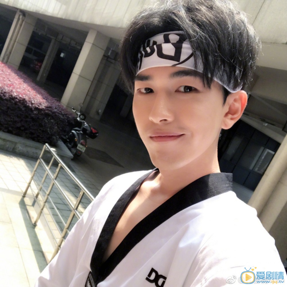 人生若如初相見高紹軒扮演者孔垂楠寫真生活照欣賞