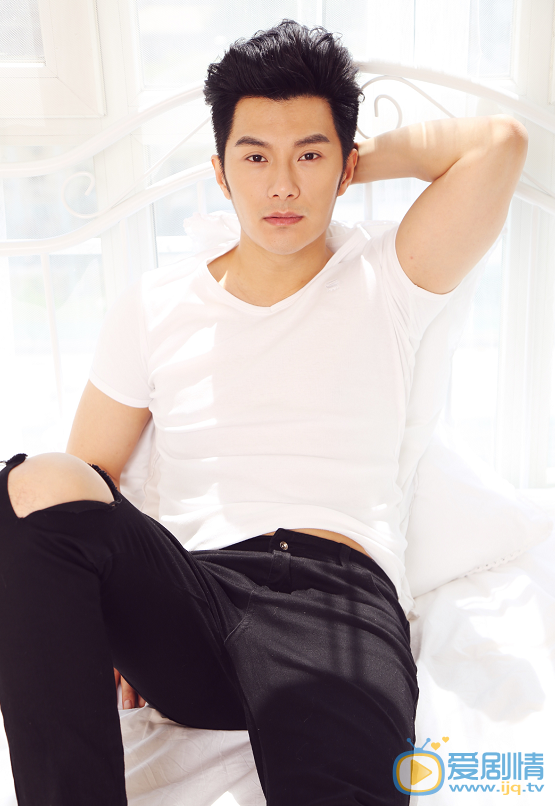 上古情歌景時誰演的？景時扮演者沈泰個人資料及生活照欣賞