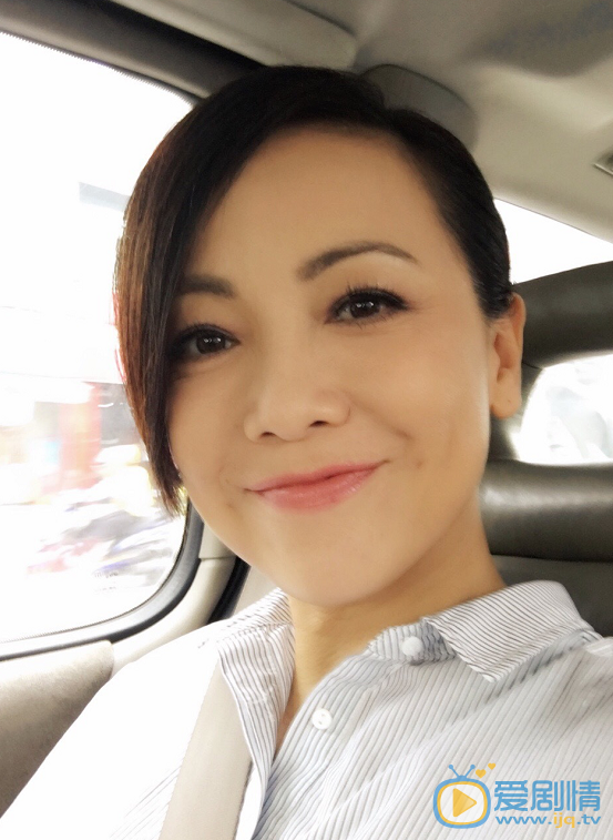 繁星四月四月媽媽是誰演的?四月媽媽扮演者鄧萃雯個人資料介紹