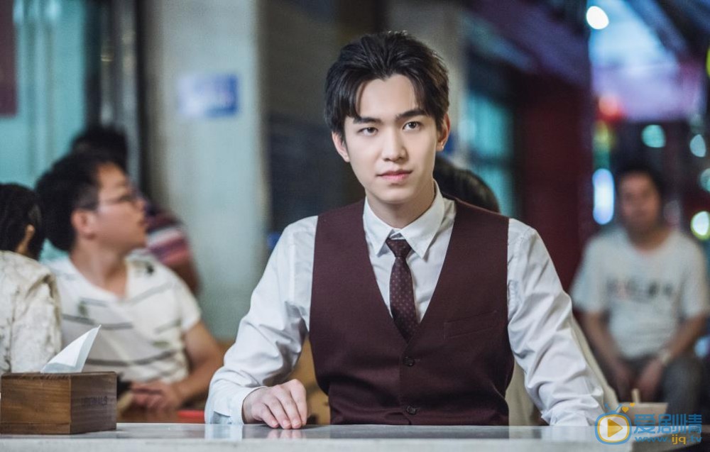 游泳先生藍天是誰扮演的?藍天扮演者嚴禹豪個人資料、寫真及生活照欣賞