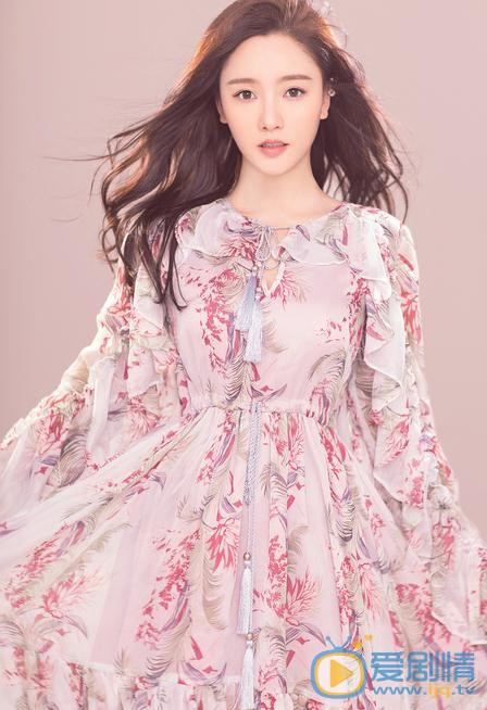 閆笑個人資料簡介 閆笑寫真