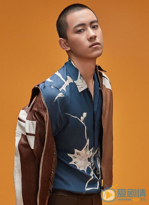 獨步天下布占泰是誰演的?布占泰扮演者晏紫東個人資料及生活寫真照欣賞