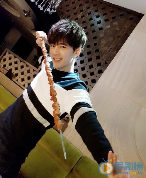 鳳囚凰花錯是誰演的？花錯扮演者李宗霖個人資料、寫真及生活照欣賞