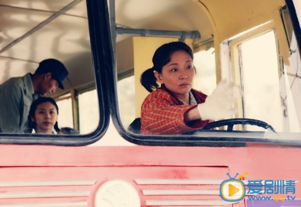 眾星加盟《歲月如金》現人間百態