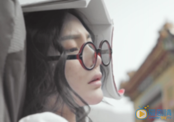  瘋狂天后董意怎么穿越到女人國的？