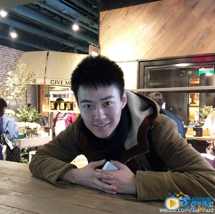 五鼠鬧東京晏飛的真實面目是什麼樣的 晏飛是誰扮演的 晏飛個人資料