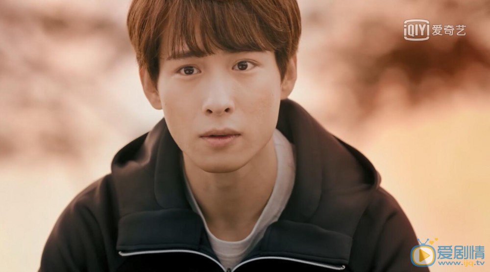 我的莫格利男孩儲時喜歡誰？最後和誰在一起？