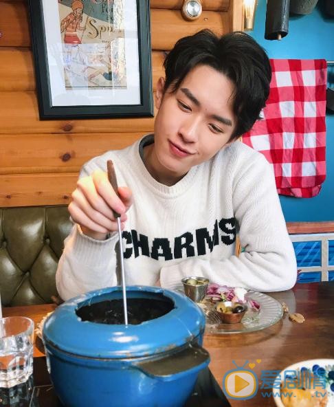 鳳囚凰劉子業是誰演的?鳳囚凰劉子業扮演者張逸傑個人資料、寫真及生活照欣賞