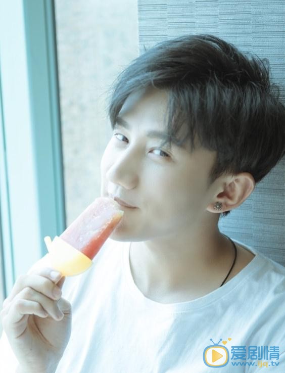 凡人的品格展昭是誰演的？凡人的品格展昭扮演者梁振倫個人資料、寫真及生活照欣賞