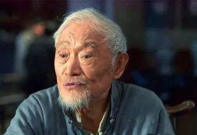 老酒館牛犇飾演什麼角色？他在劇中是一個怎樣的人？