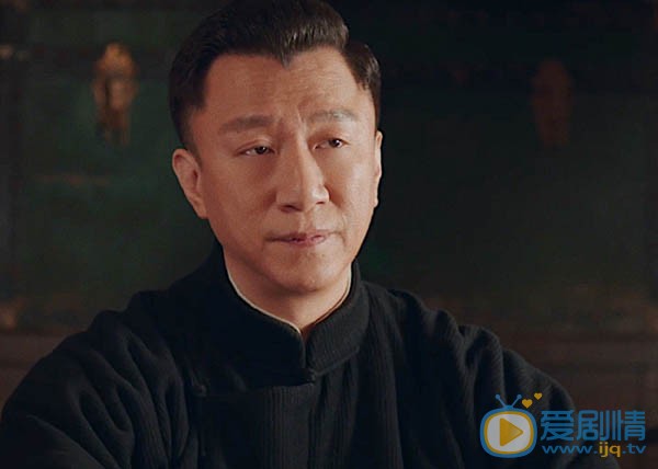 新世界金海是由誰飾演的？他是一個怎樣的人？