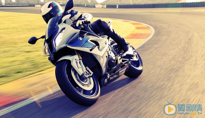 妻子的謊言中江一斌初識夏曦時騎得機車是什麼型號？價值多少？