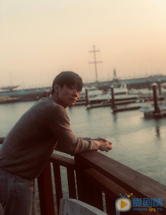 橙紅年代阿瑟是誰扮演的？阿瑟扮演著葉瀏個人資料、寫真生活照