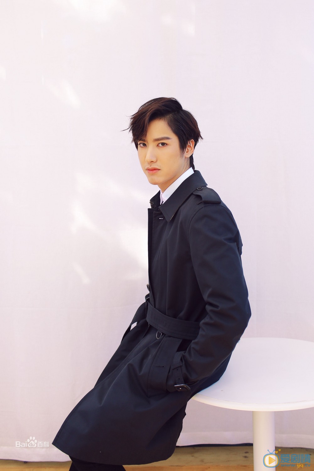 談判官謝曉天是誰扮演的？談判官謝曉天扮演者賴藝個人資料、寫真及生活照