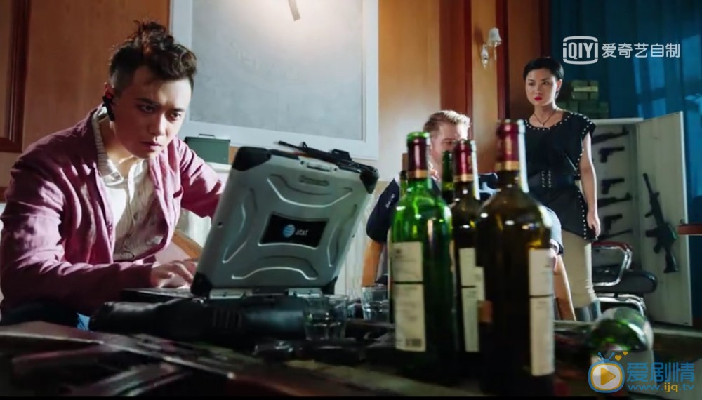 反恐特戰隊之天狼班猜為什麼要劫走校車？