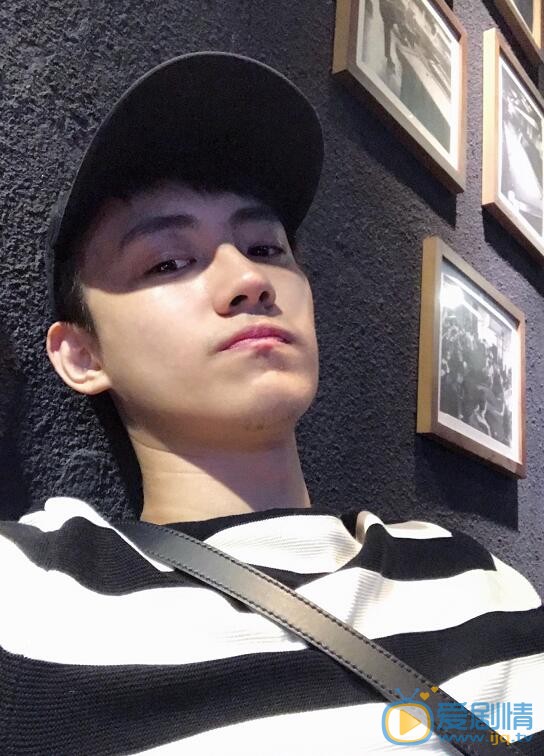 獨步天下布占泰是誰演的?布占泰扮演者晏紫東個人資料及生活寫真照欣賞