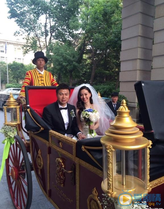 張雅蓓個人資料簡介 張雅蓓和于根偉結婚照