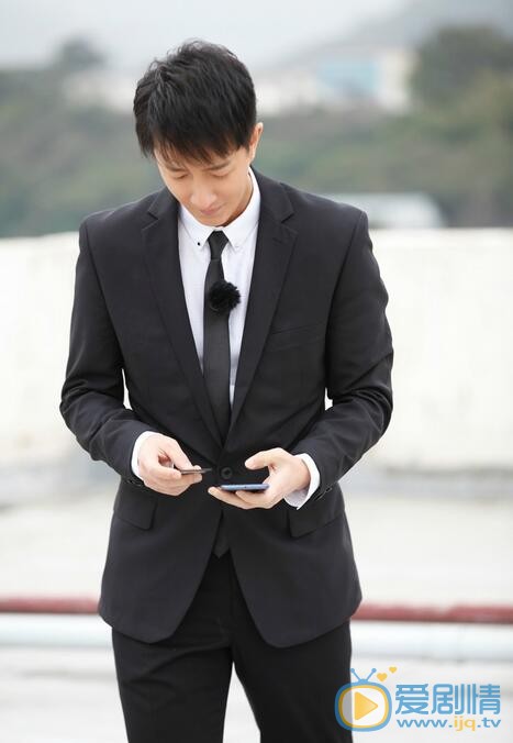 二十四小時韓庚魷魚乾甚是滿意，張藍心表示絕望欲哭無淚！