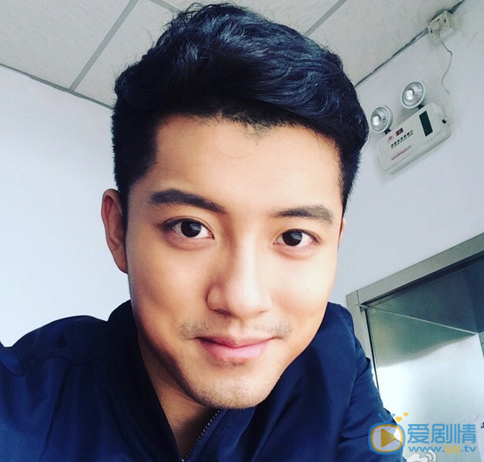  春風十里不如你小白是誰演的？小白扮演者陳奕龍個人資料及寫真生活照欣賞