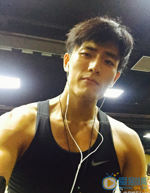 致單身男女趙大偉是誰扮演的?趙大偉扮演者吳旭東個人資料介紹及寫真生活照欣賞