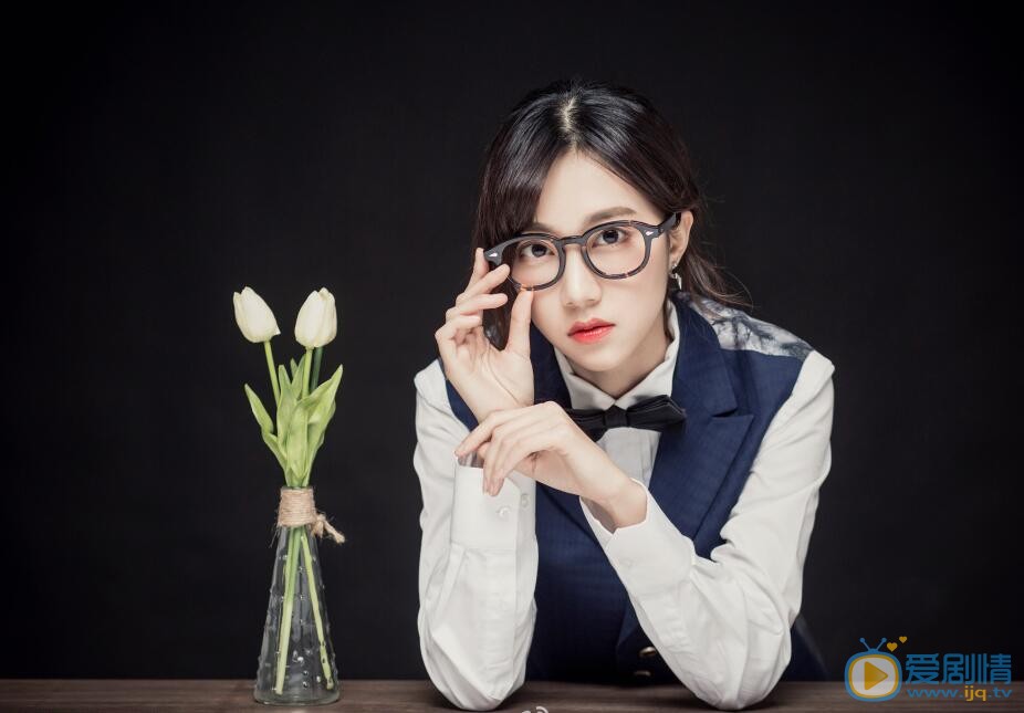 馮薪朵寫真 馮薪朵個人經歷介紹