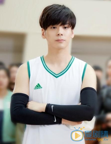 路從今夜白魏子健是誰演的？路從今夜白魏子健扮演者魏哲鳴個人資料、寫真及生活照欣賞