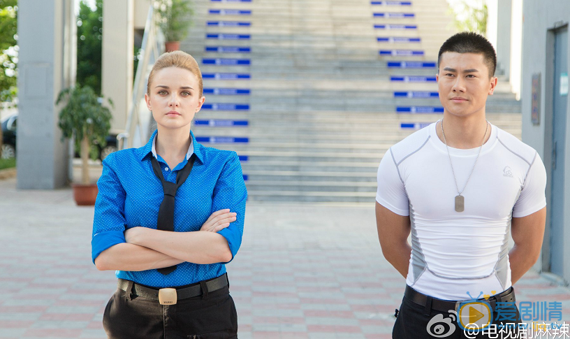 麻辣變形計鐵血女教官柳莎是誰扮演的？柳莎扮演者伊莉莎個人資料及寫真生活照介紹