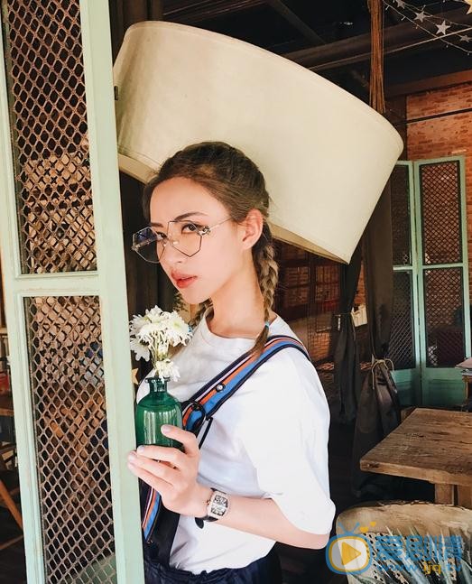 進擊吧閃電伊莎貝拉是誰演的？進擊吧閃電伊莎貝拉扮演者彭詩迪個人資料、寫真及生活照欣賞