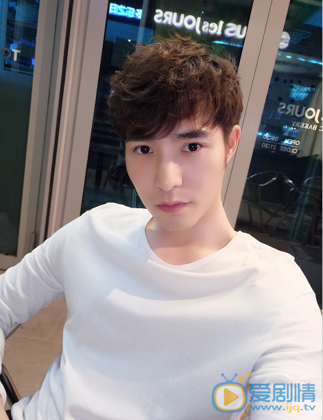 一粒紅塵顧毅然是誰演的?顧毅然扮演者李思陽個人資料及寫真照欣賞