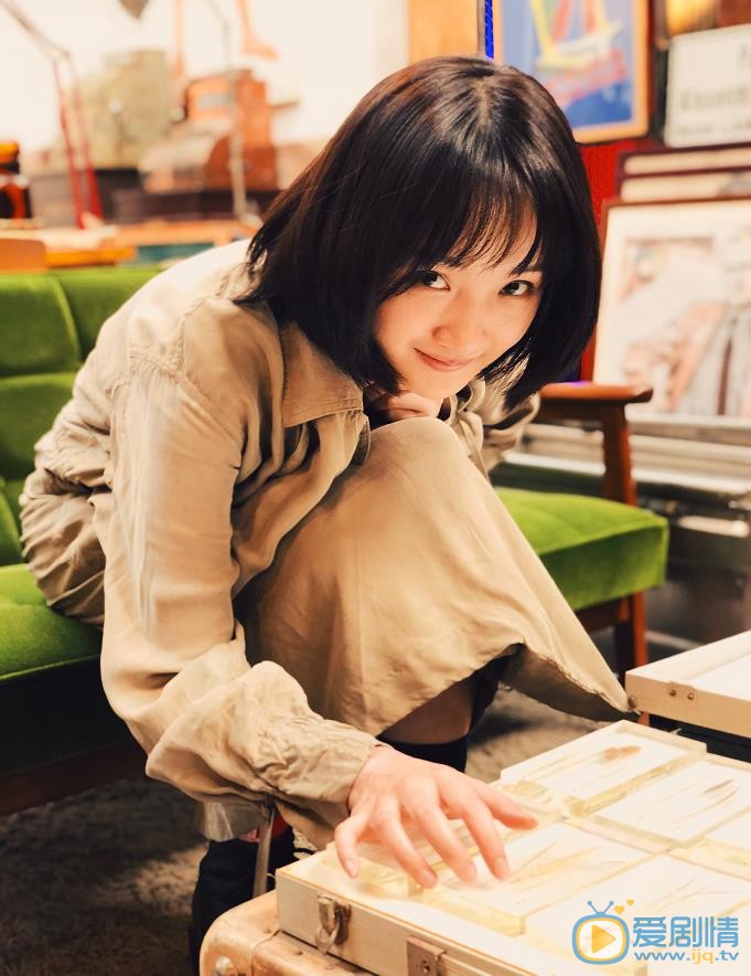 愛情進化論賈小美是誰飾演的？賈小美扮演者梁寶羚個人資料、寫真及生活照欣賞