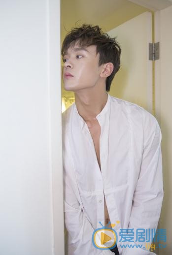 我站在橋上看風景阮旗是誰演的?我站在橋上看風景阮旗扮演者個人資料、寫真及生活照欣賞