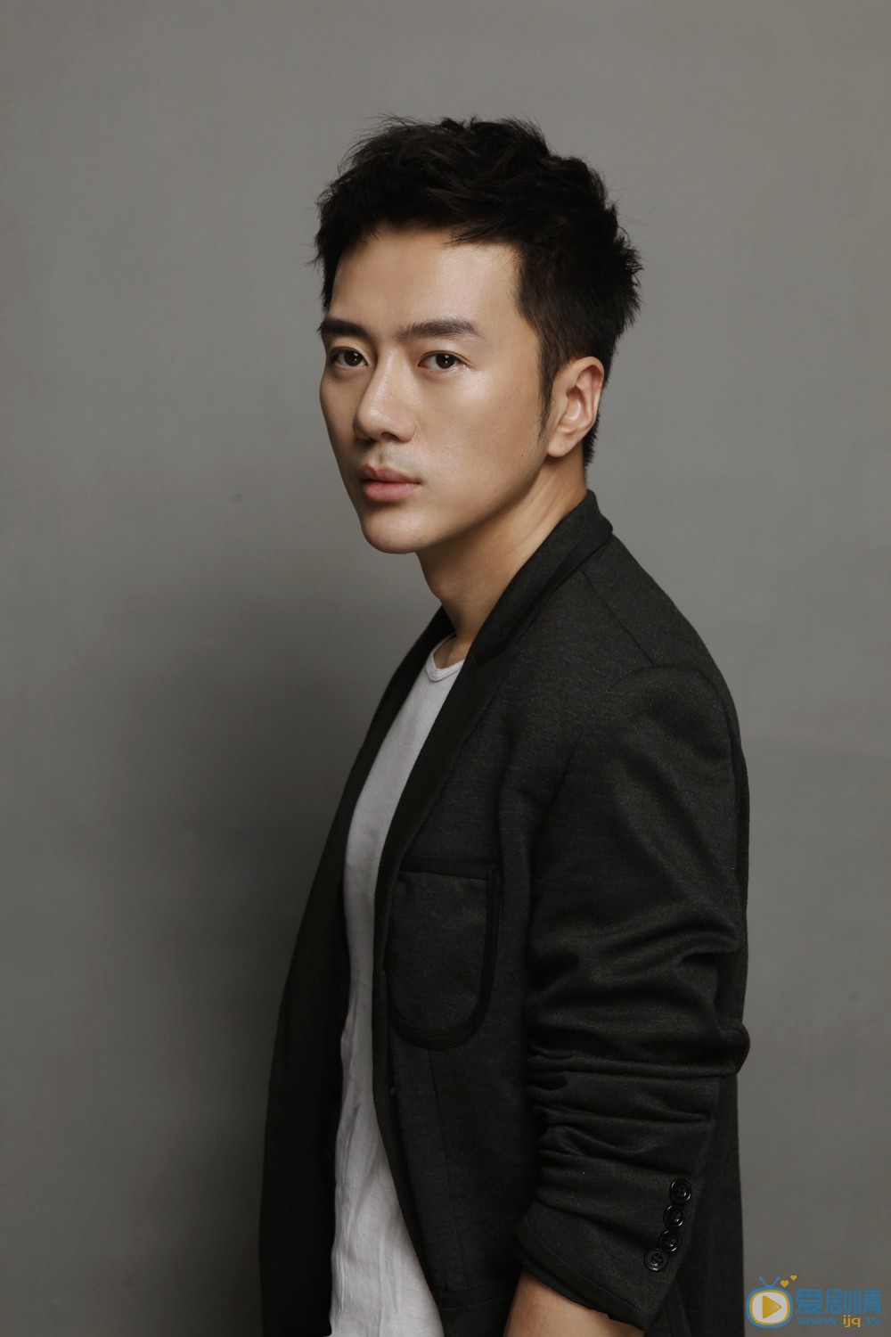 警花與警犬中溫泰頤扮演者是誰？溫泰頤扮演者王浩鈞個人資料及寫真