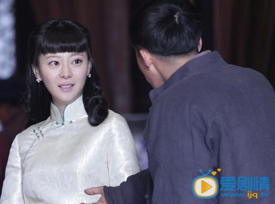 《鐵在燒》女間諜有三寶：竊聽、誘惑、發電報！