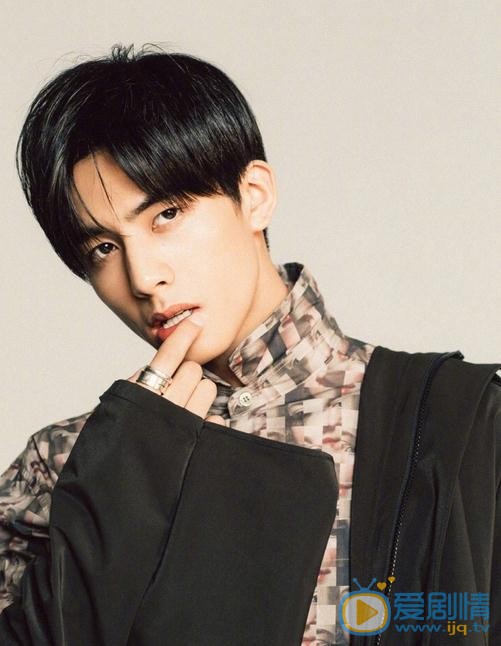 鳳囚凰容止是誰演的？鳳囚凰容止扮演者宋威龍個人資料、寫真及生活照欣賞