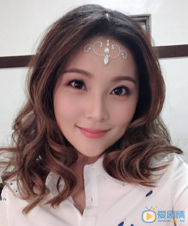 華千涵個人資料簡介 華千涵演藝經歷 華千涵自拍照