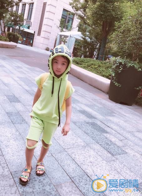 我的體育老師馬瑙是誰演的？馬瑙扮演者劉煜宸個人資料、寫真及生活照欣賞