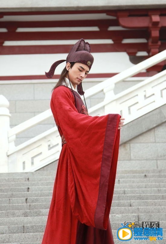 天目瞳扮演者張曉晨古裝照欣賞