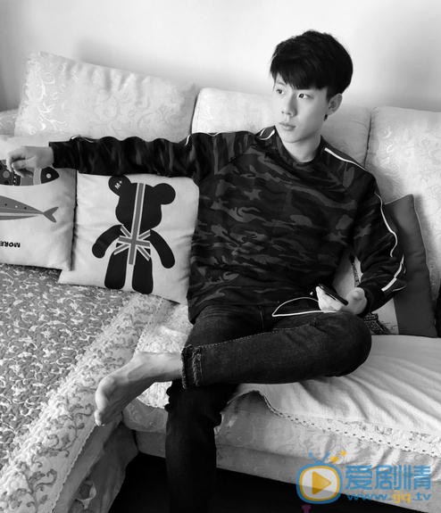 老男孩周洲是誰演的？老男孩周洲扮演者周奇個人資料、寫真及生活照欣賞