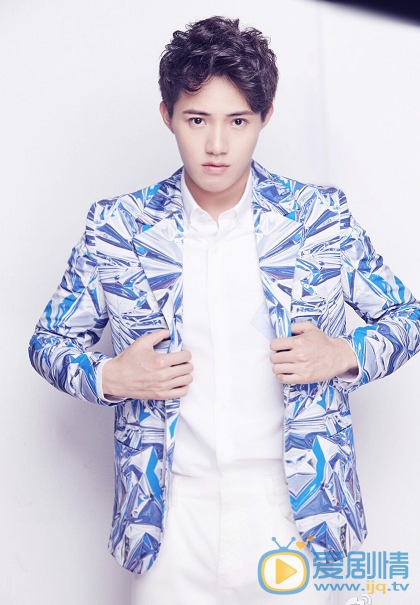 浪花一朵朵祁睿峰是誰演的？祁睿峰扮演者黃聖池個人資料及生活照欣賞